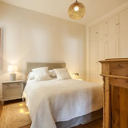 Penthouse In Restored C19th Apartment