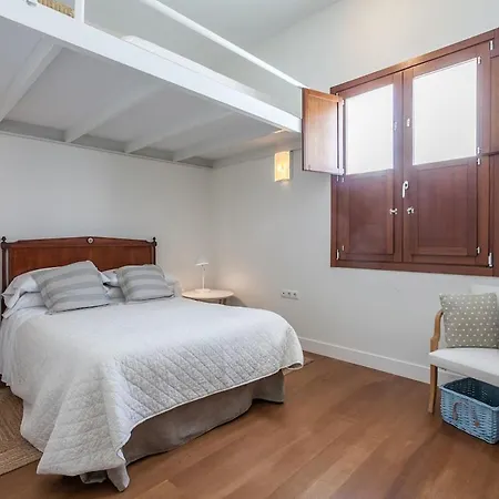 Penthouse In Restored C19th Apartment *