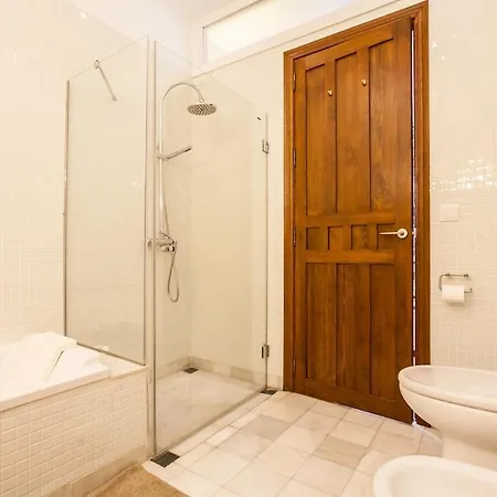 Penthouse In Restored C19th Apartment Seville