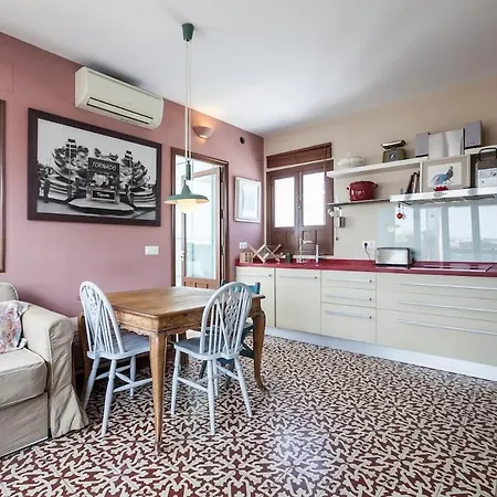 Apartment Penthouse In Restored C19th Seville