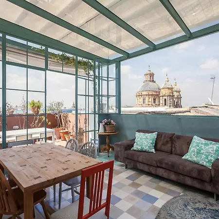 Penthouse In Restored C19th Apartment