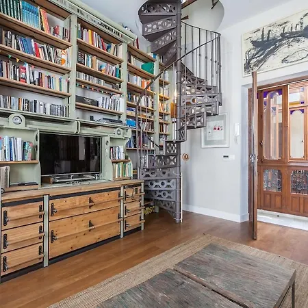 Apartment Penthouse In Restored C19th