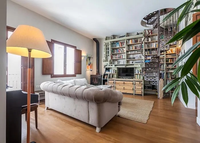 Penthouse In Restored C19th *