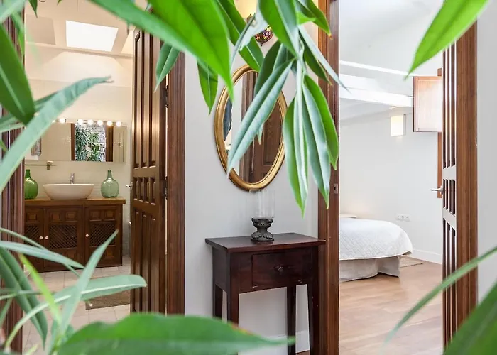 Penthouse In Restored C19th 아파트 *