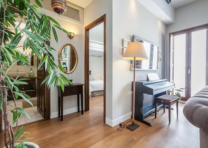 Penthouse In Restored C19th *